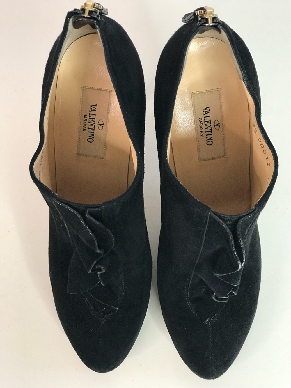 VALENTINO GARAVANI Suede Ruffle Ankle Booties Black Suede Heels SIZE 39 EU - Picture 13 of 16